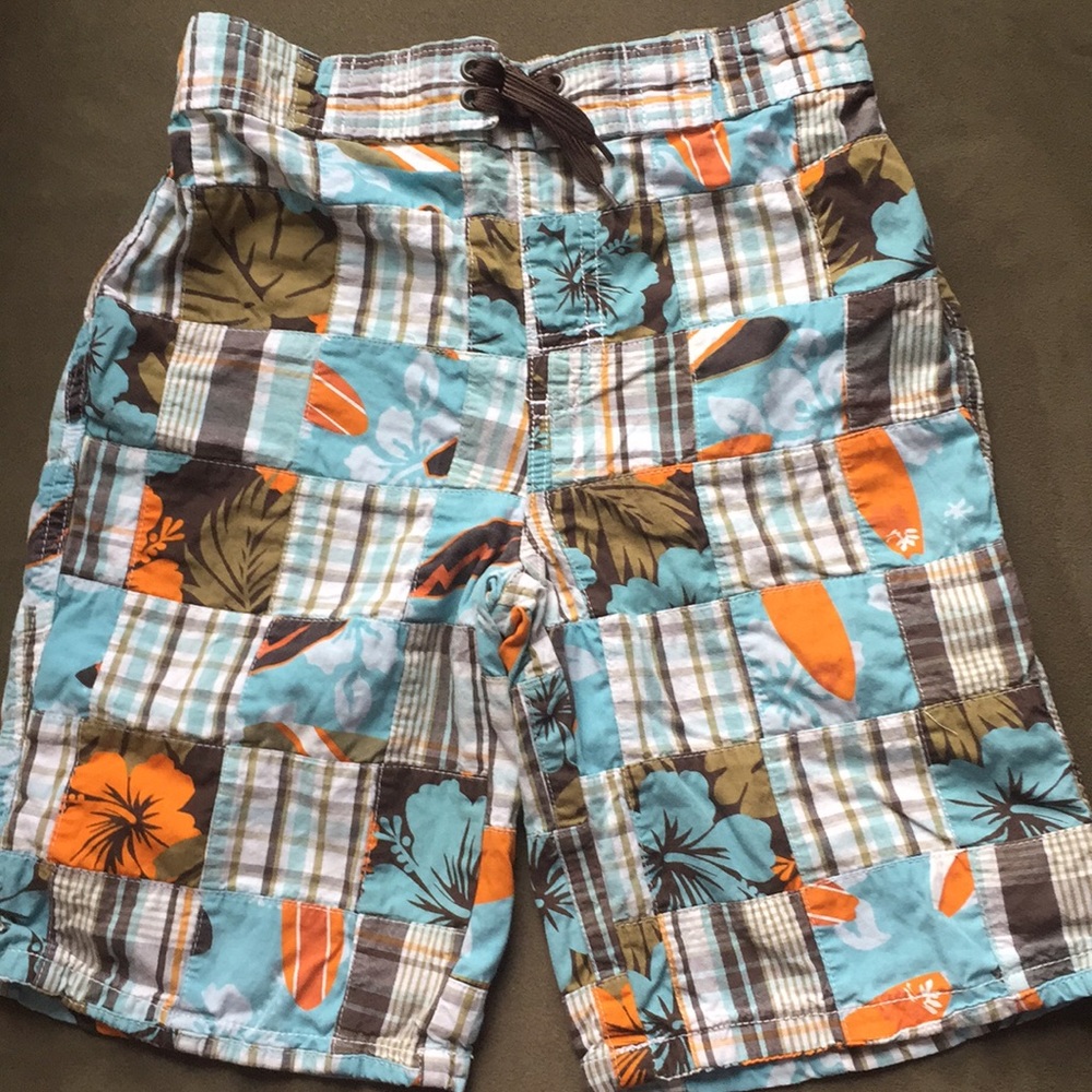 Gymboree boys floral patch shorts
